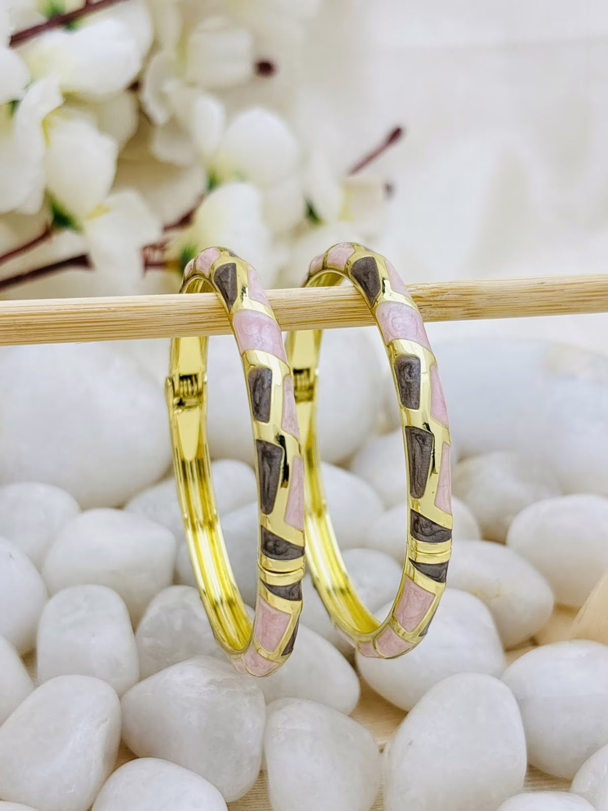 Abstract Meenakari Kada – Pink-Grey