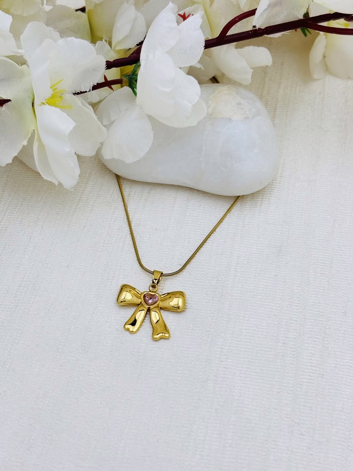 Regal Bow Charm