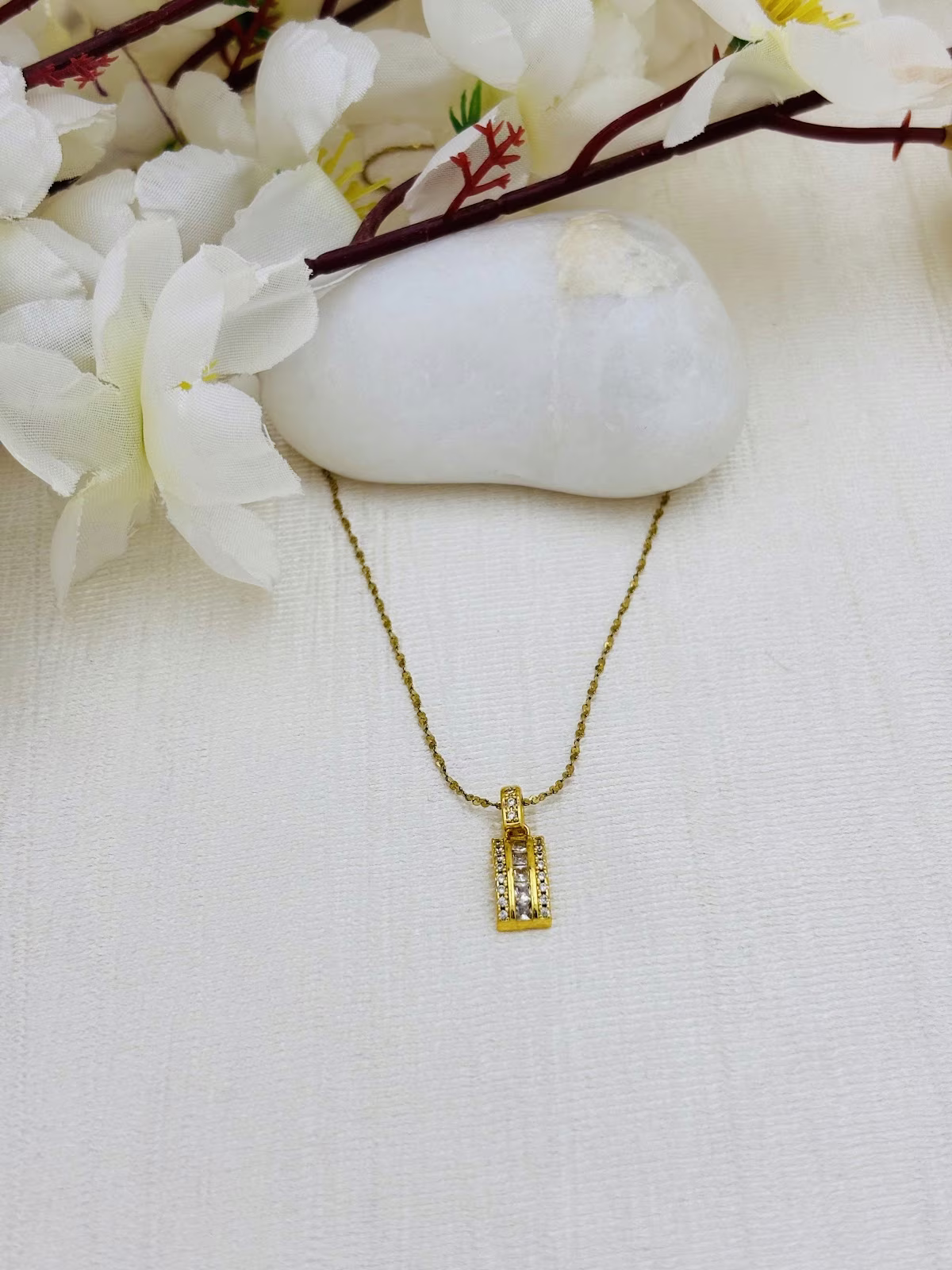 Linear Crystal Pendant – White