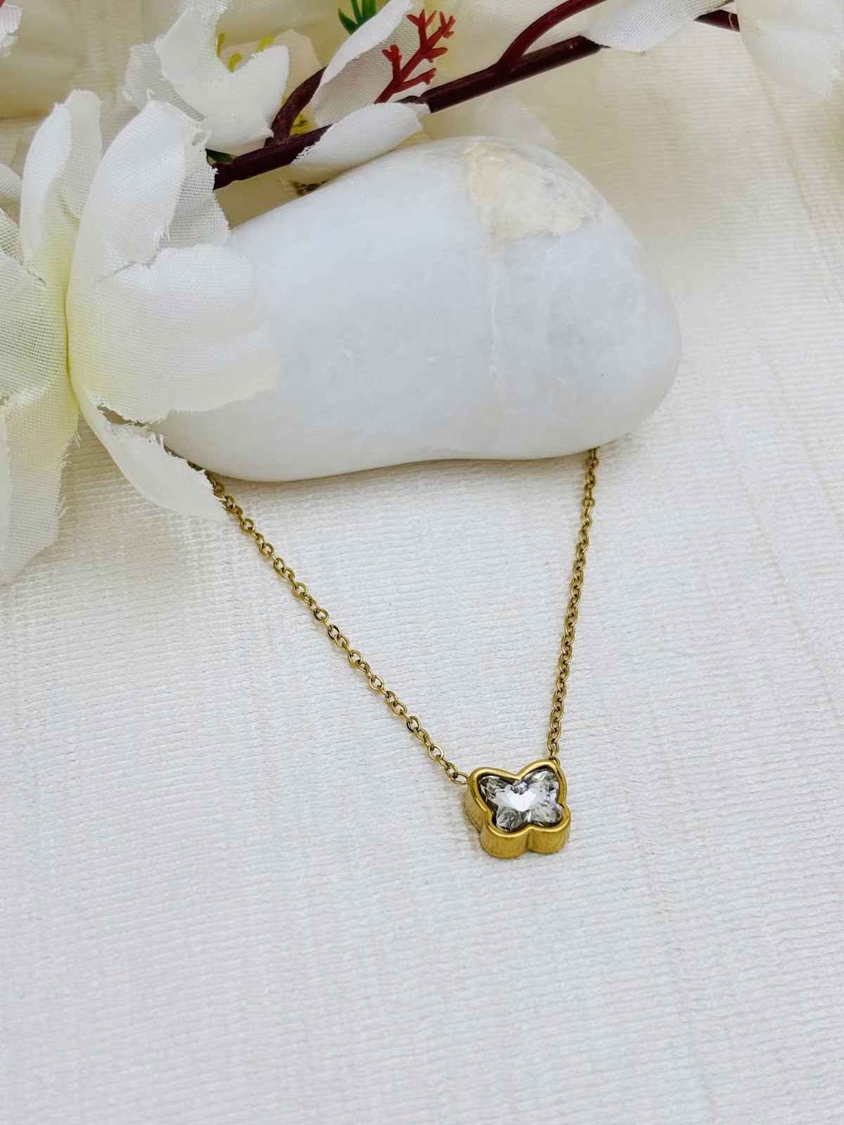 Crystal Clover Pendant