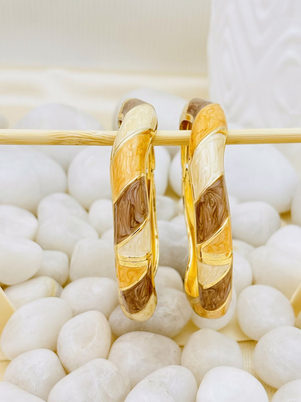 Marble Sweep Meenakari – Brown Mustard