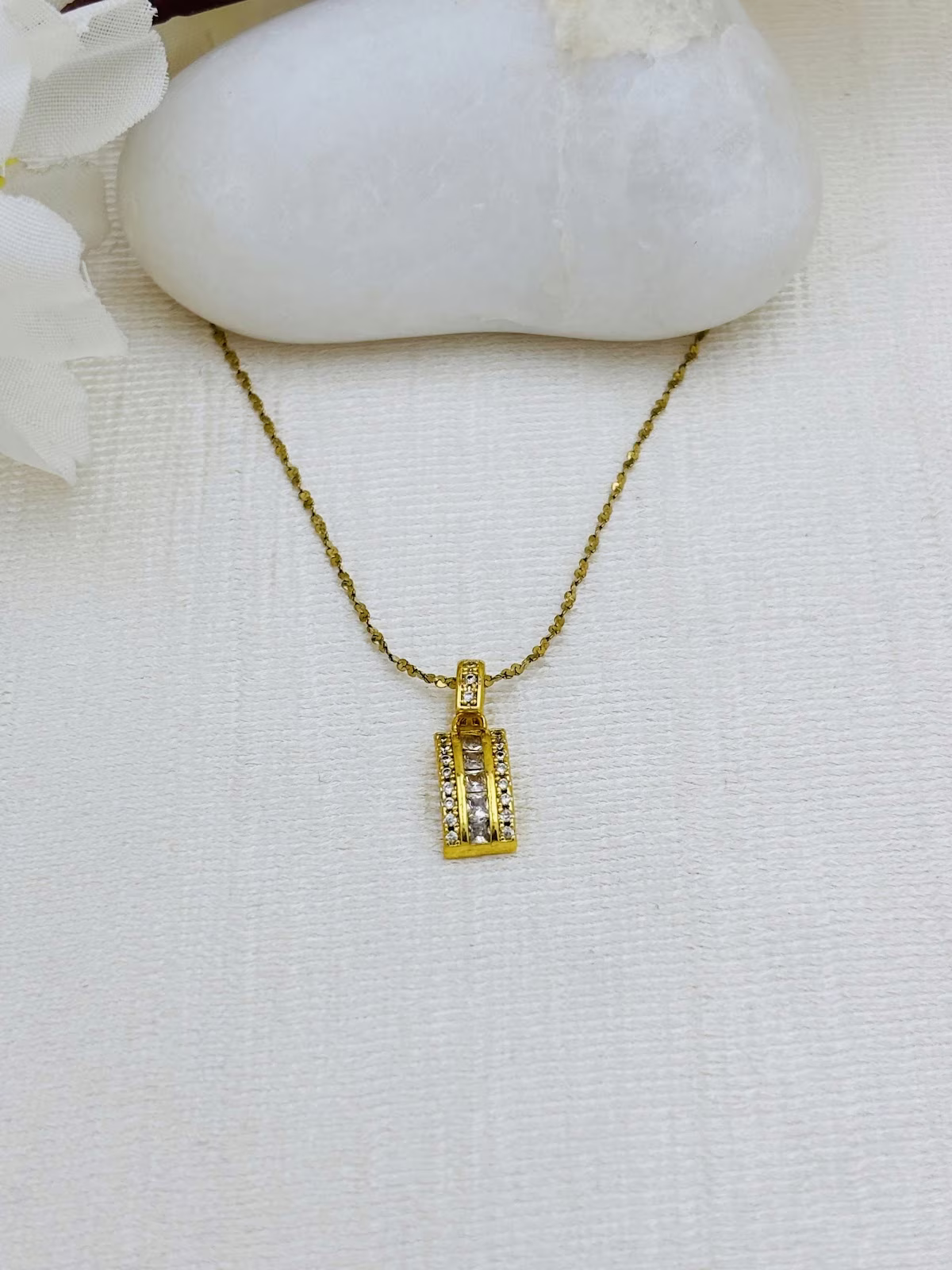 Linear Crystal Pendant – White