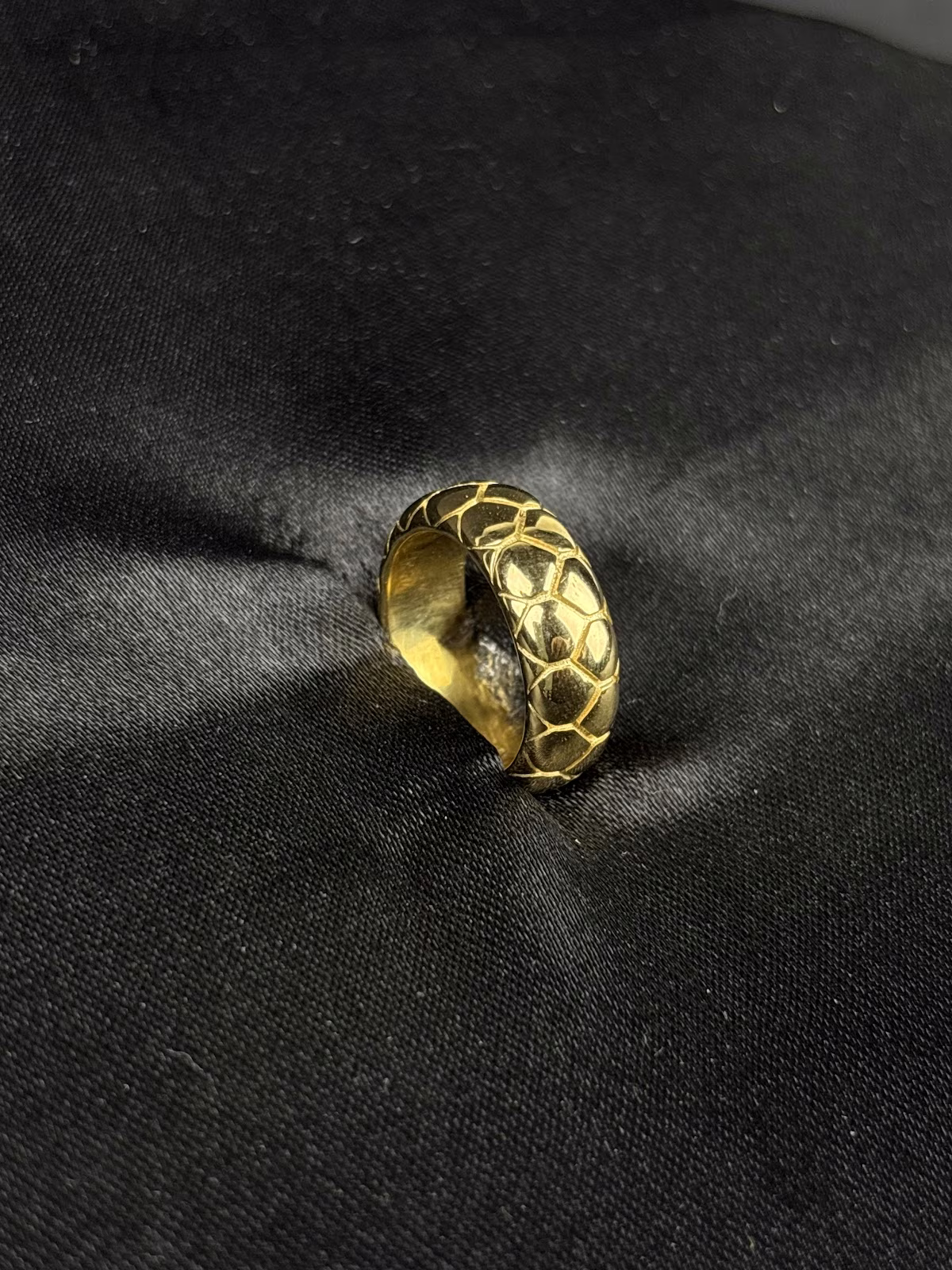 Golden Lattice Band