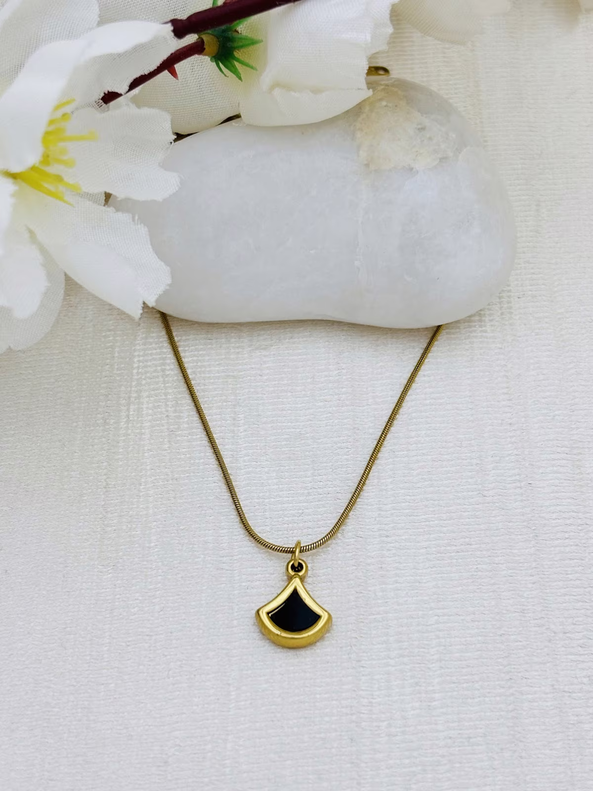 Black Fan Pendant