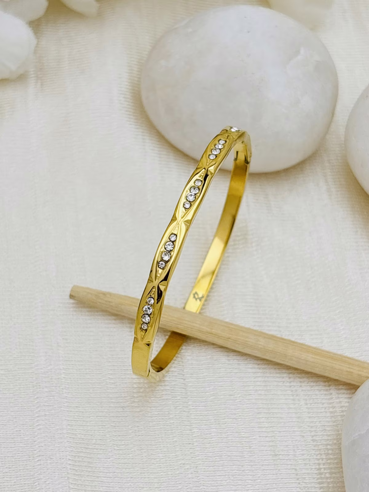 Crystal Vine Kada