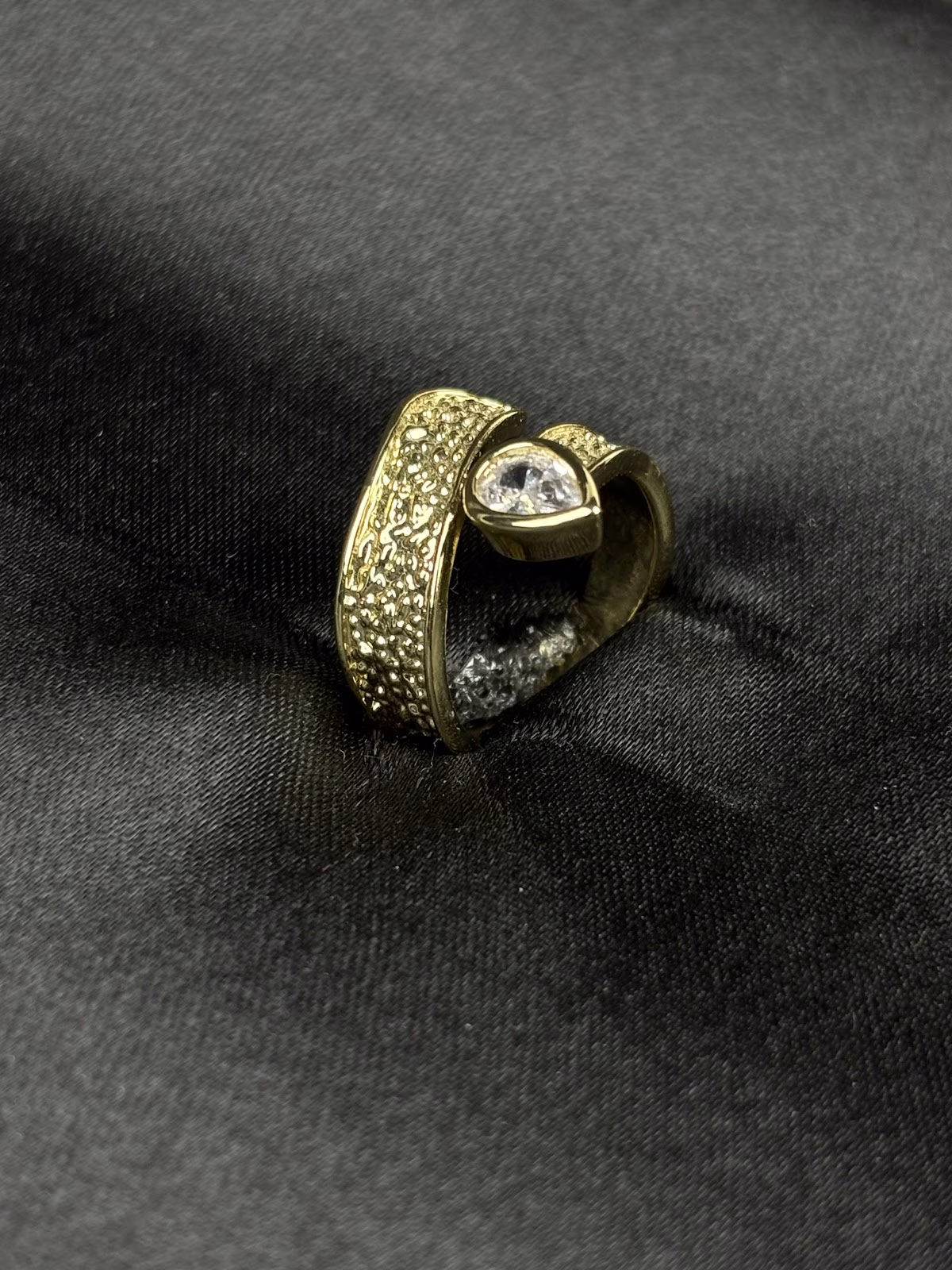 Sparkling Embrace Ring