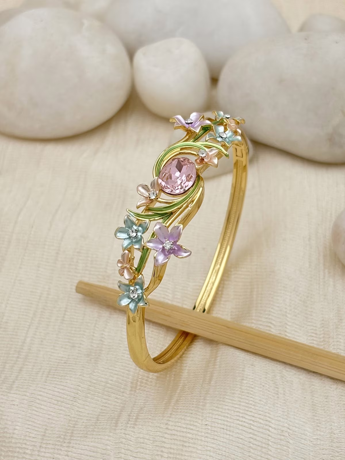 Swirl Gem Bracelet