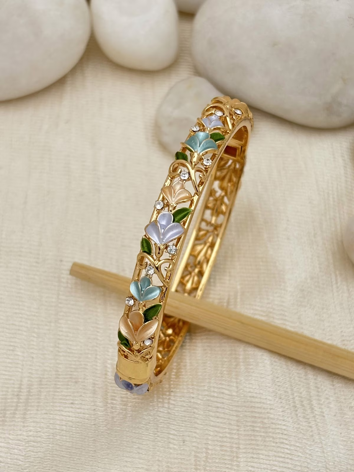 Garden Bloom Bracelet – Cream