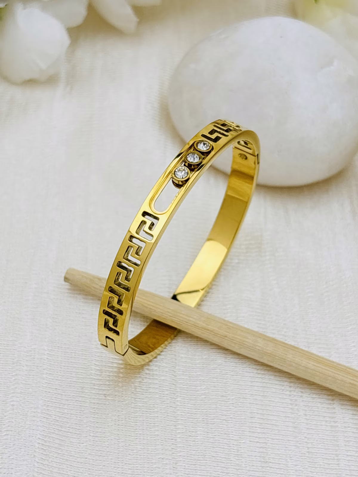 Greek Key Kada