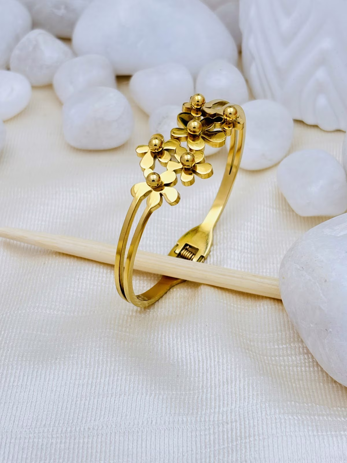 Blossom Cluster Kada