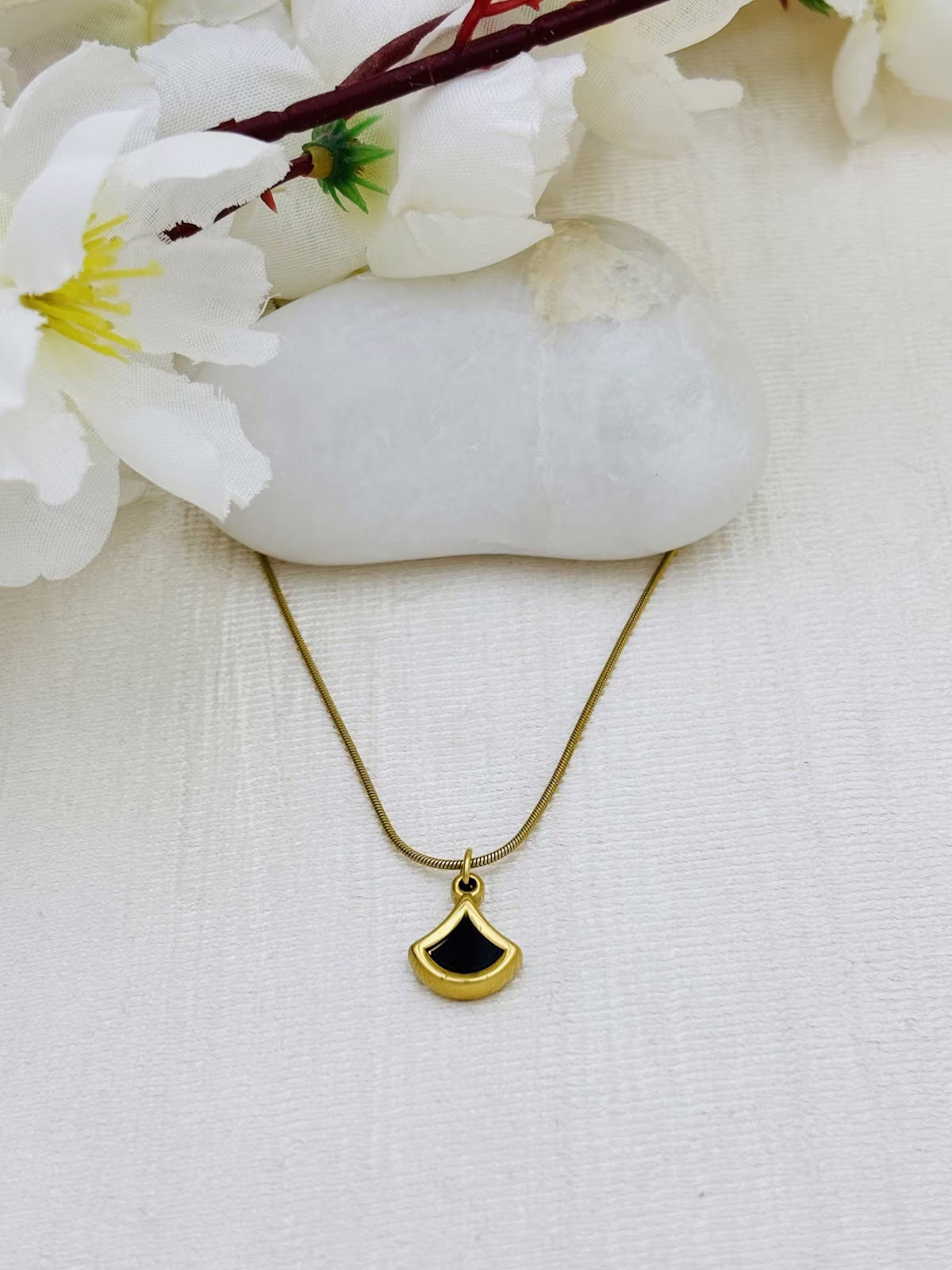 Black Fan Pendant