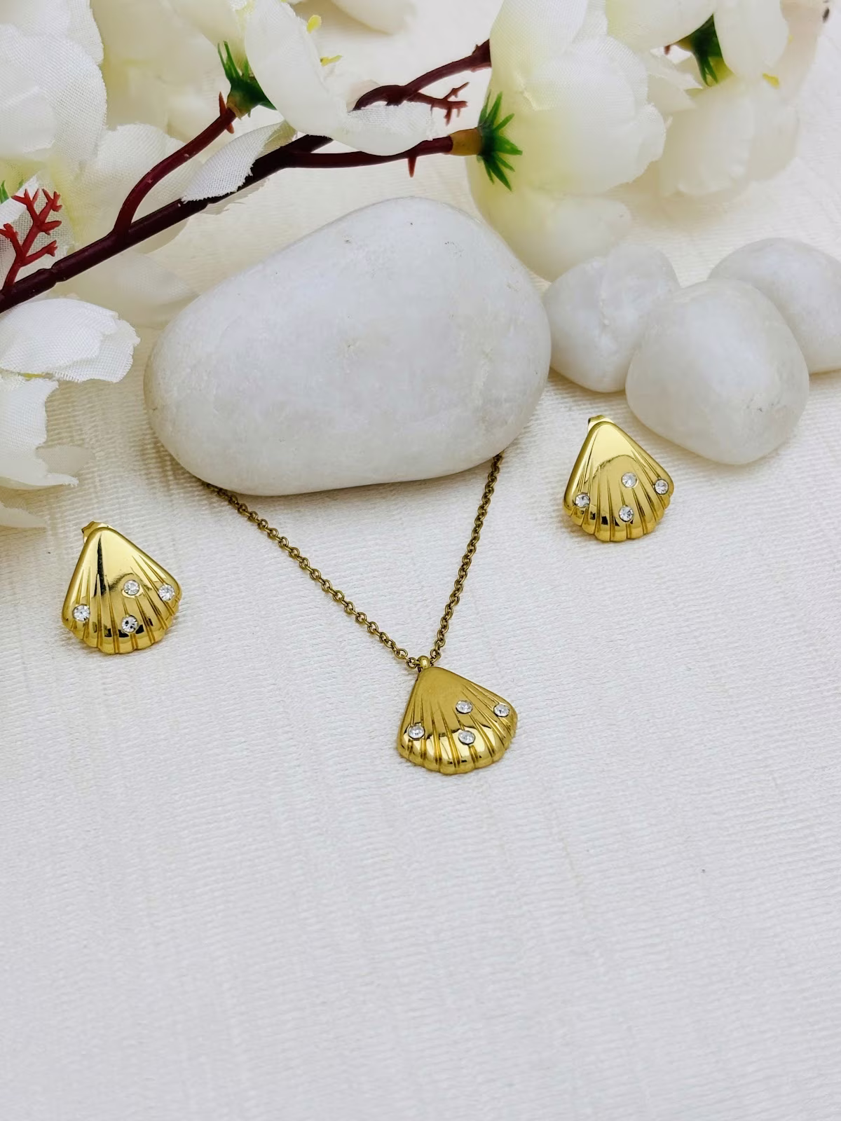 Scalloped Shell Elegance