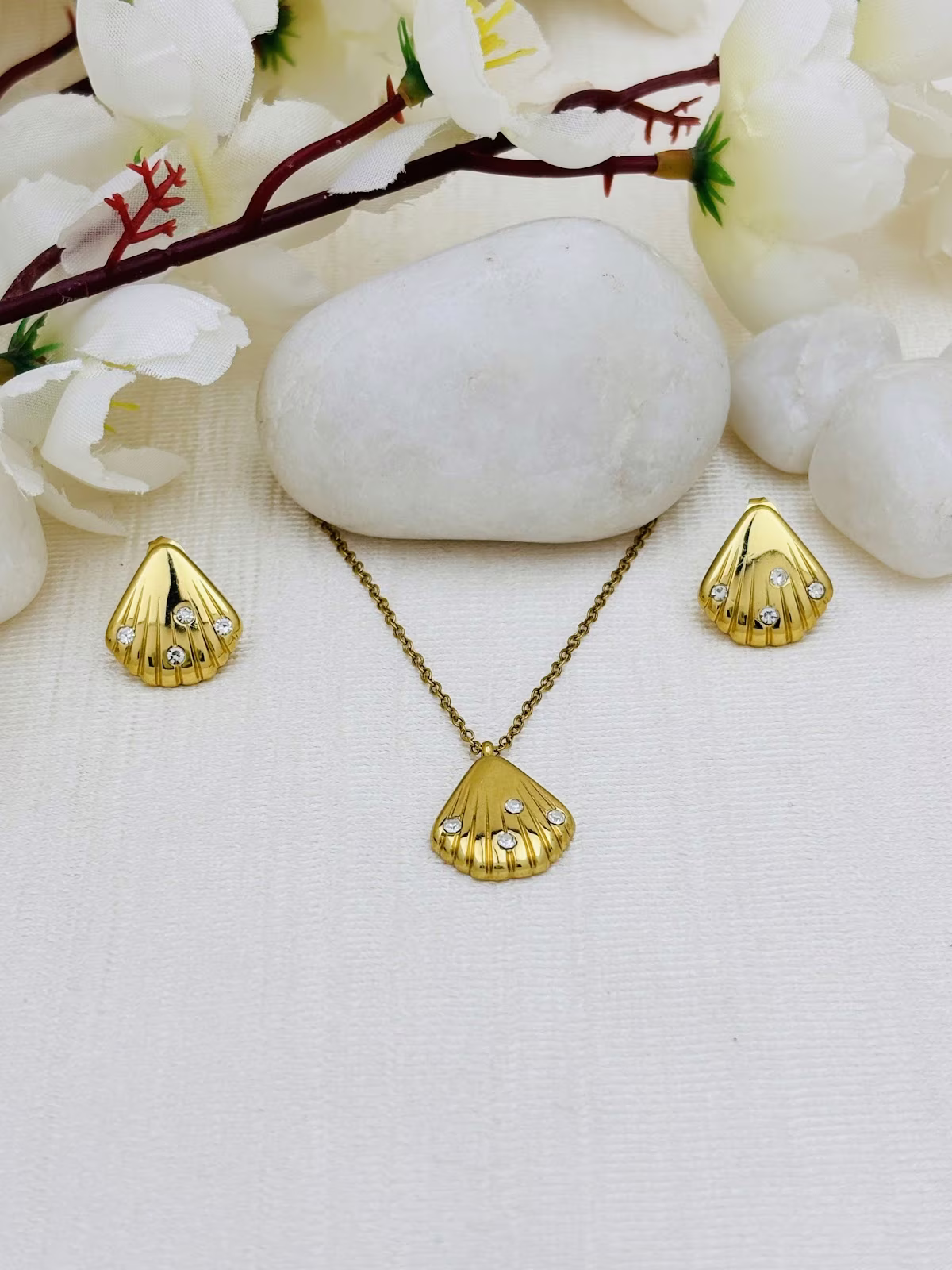 Scalloped Shell Elegance