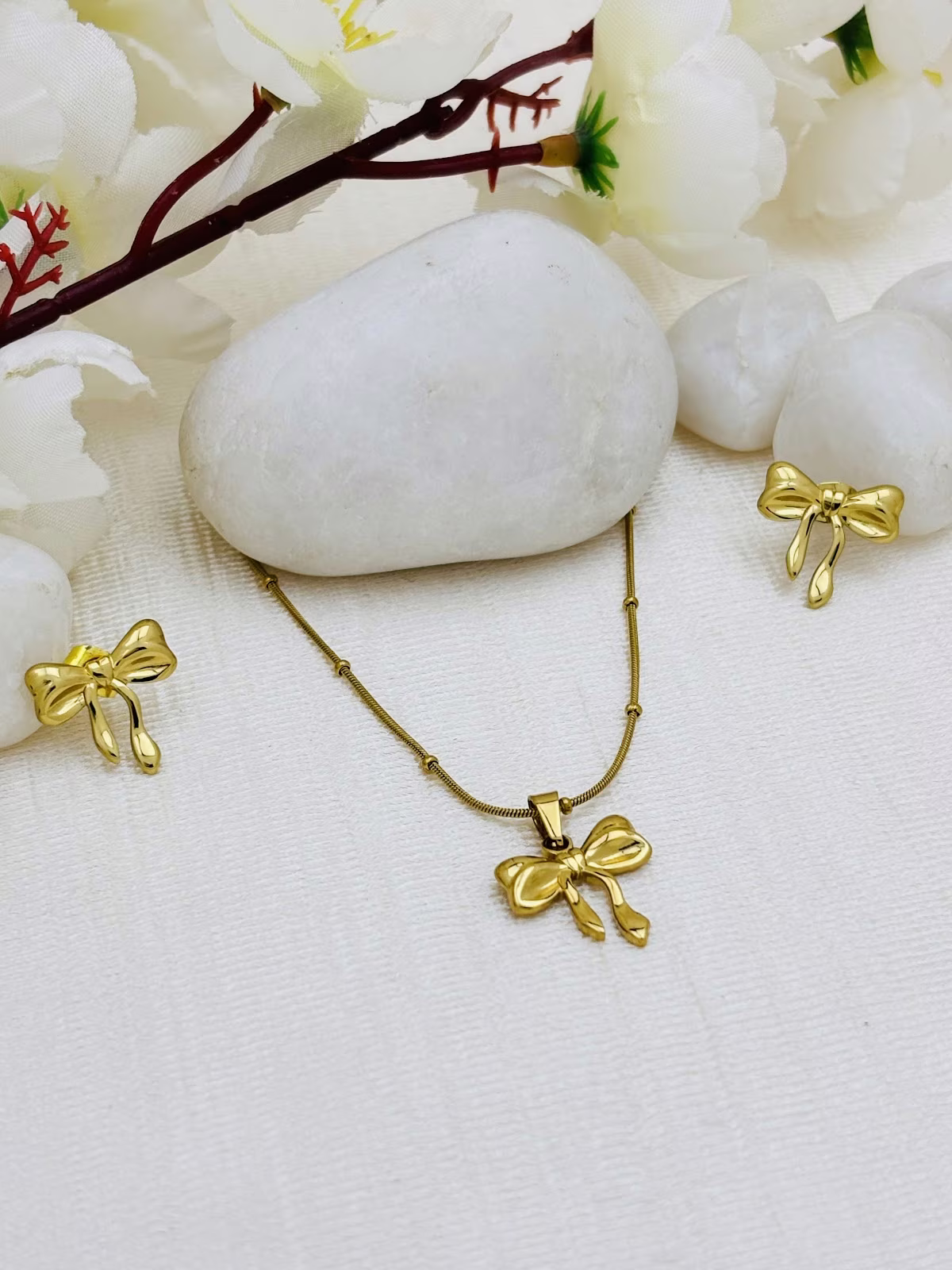 Delicate Ribbon Grace