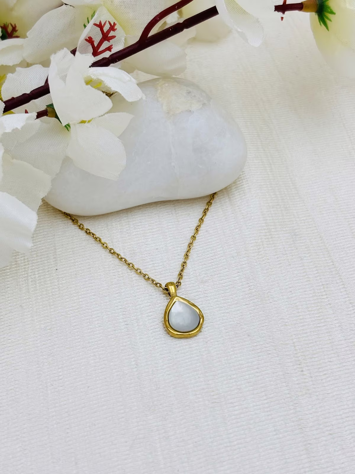 Pearl Teardrop Halo