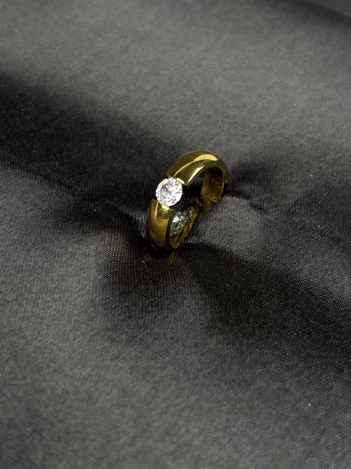 Solitaire Curve Band