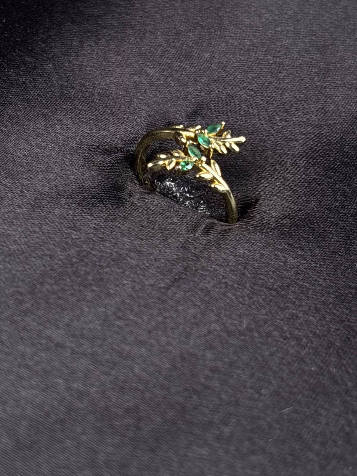 Verdant Leaf Ring