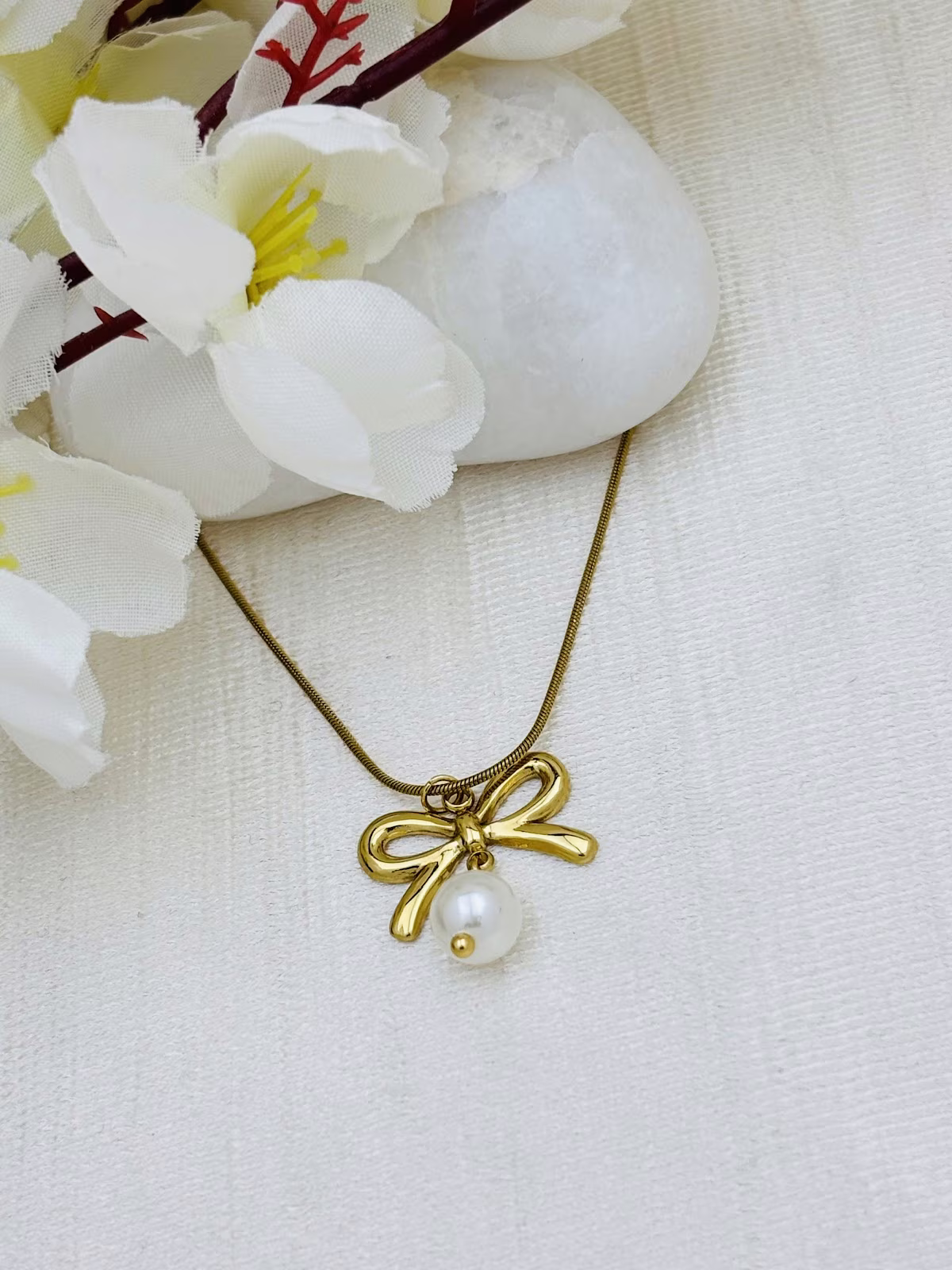 Pearl Bow Drop