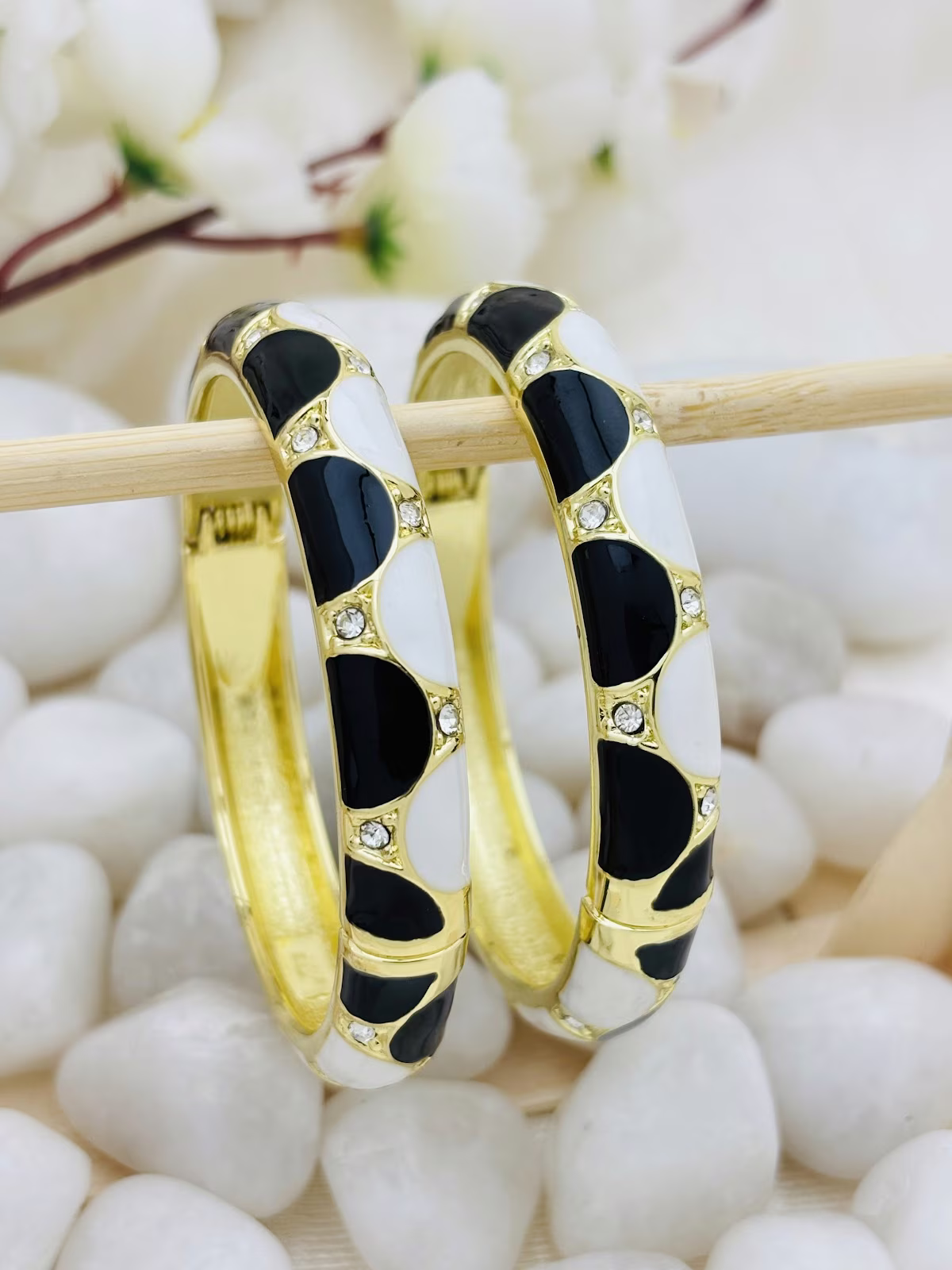 Scallop Jewel Meenakari – Black White