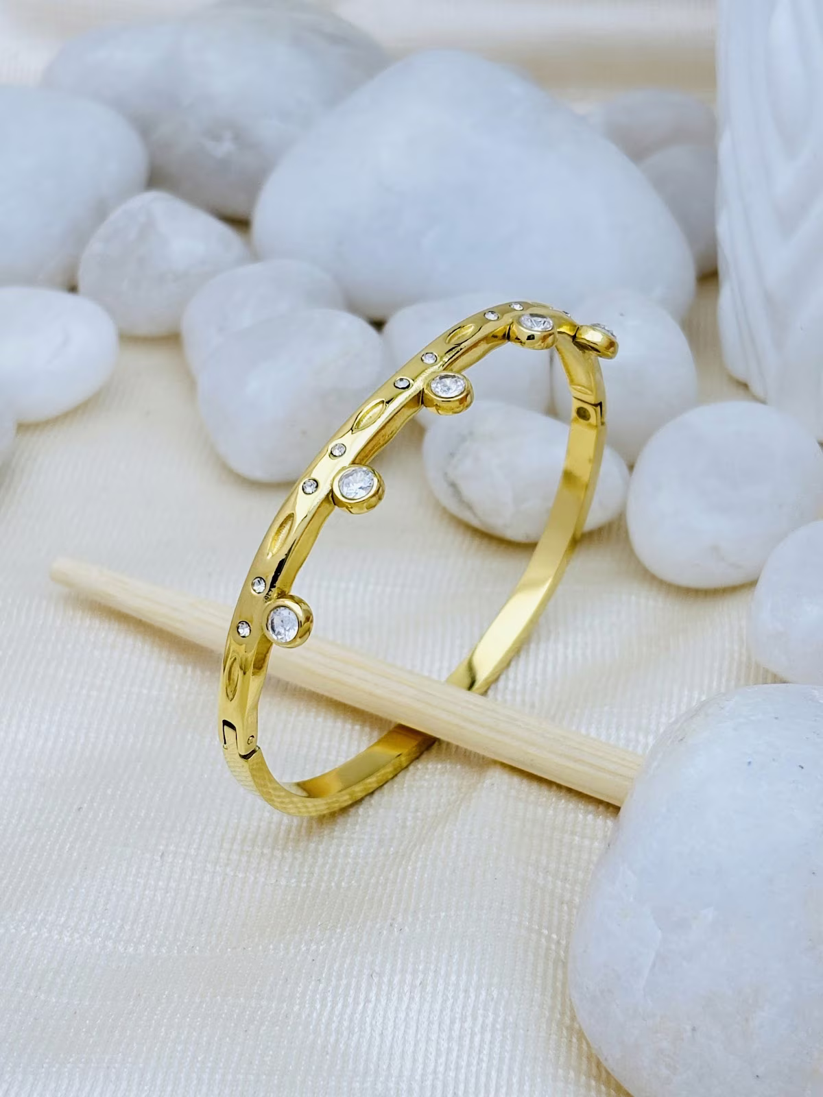 Floating Crystal Kada