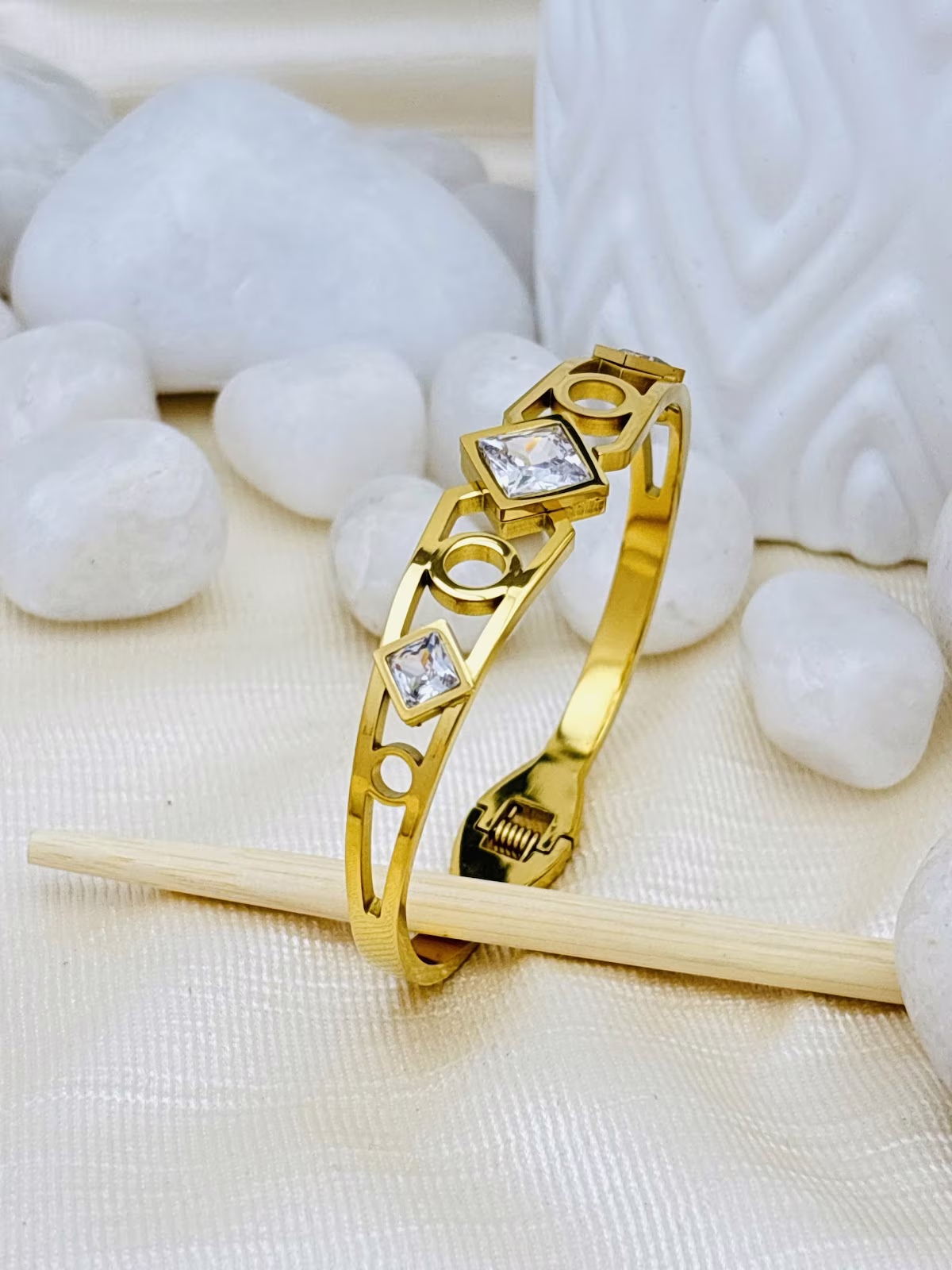 Diamond Frame Kada