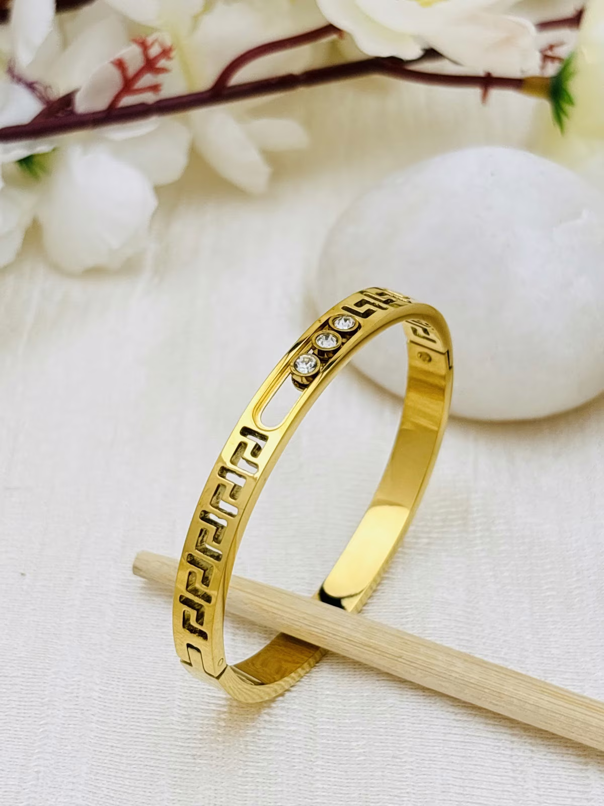 Greek Key Kada