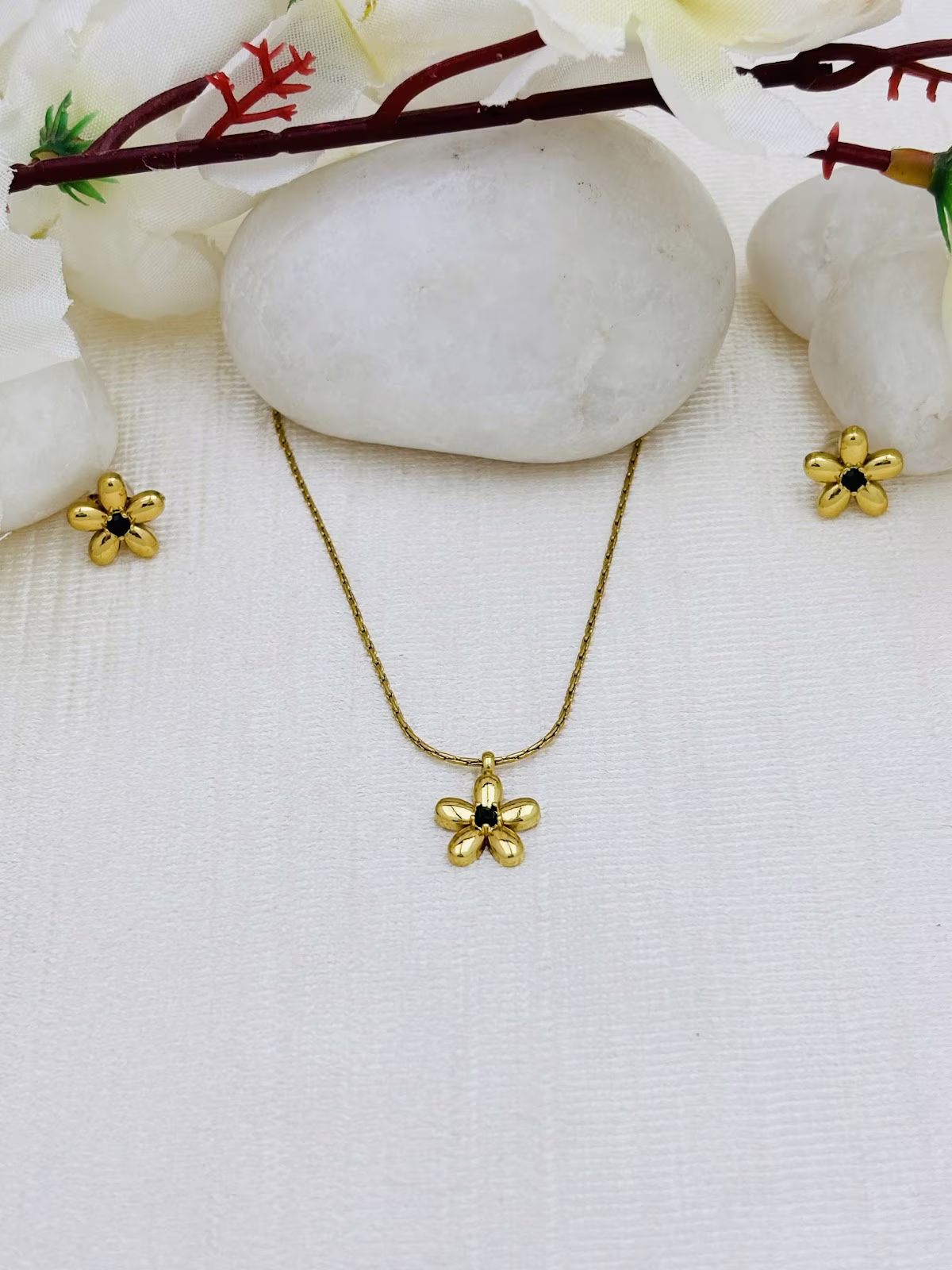 Daisy Pendant Set