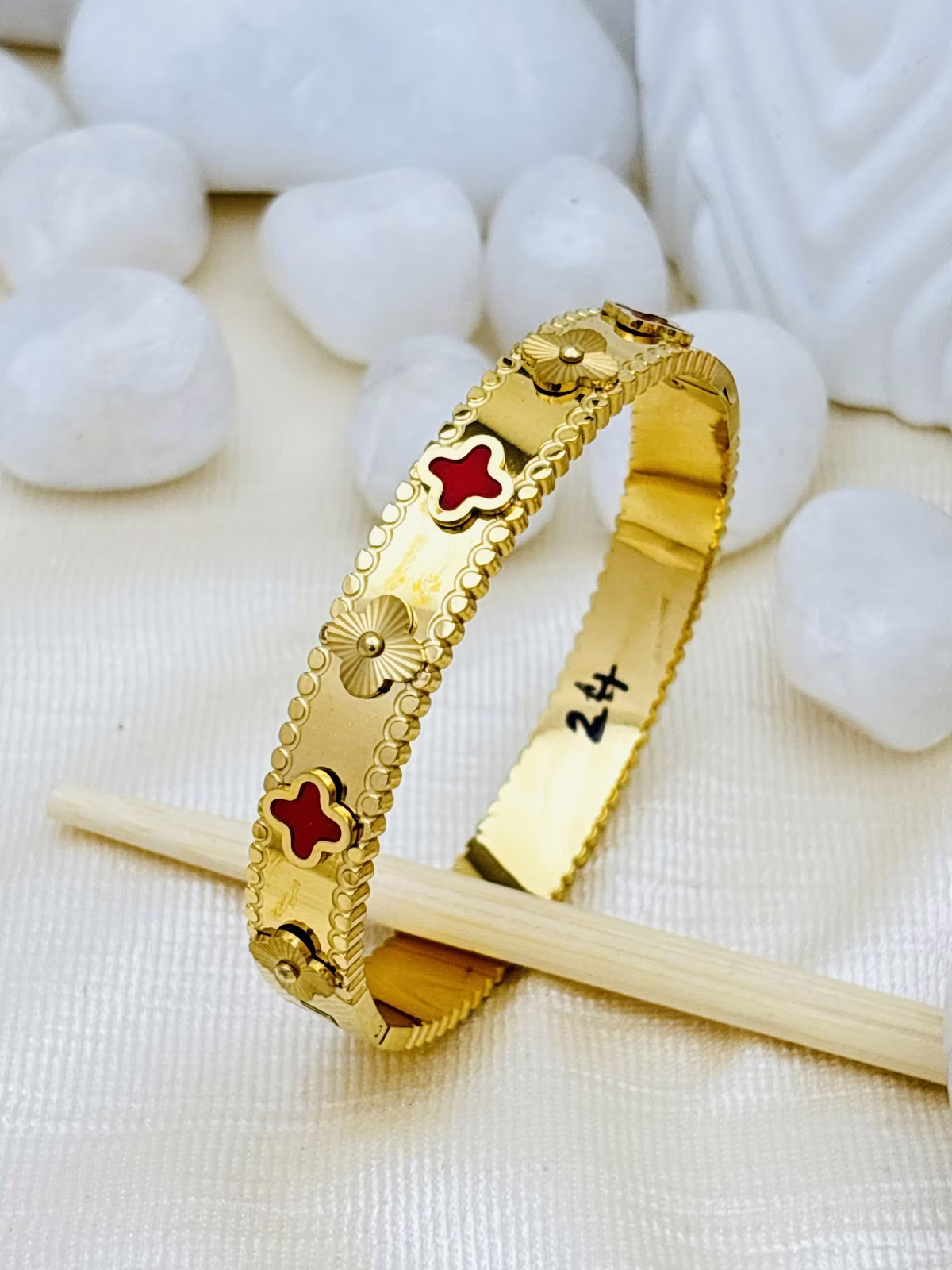 Ruby Clover Kada