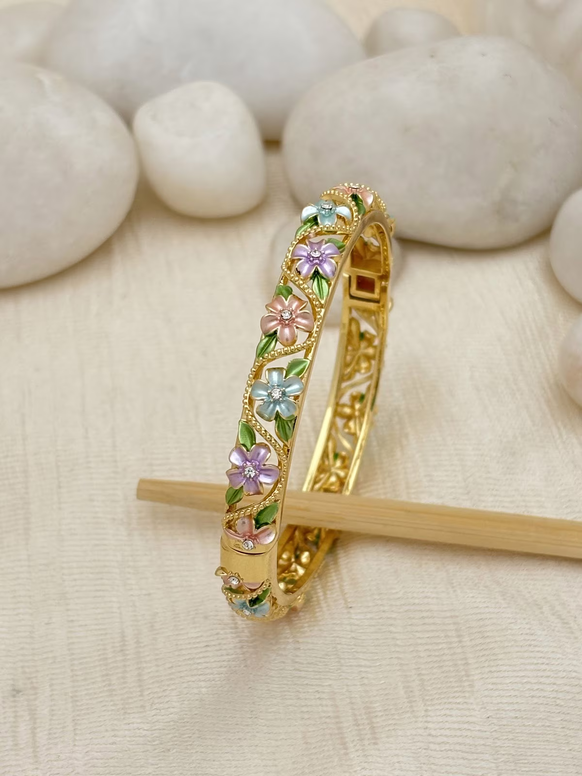 Regal Vine Bracelet – Pink
