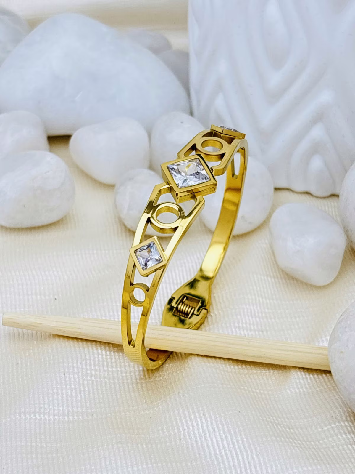 Diamond Frame Kada