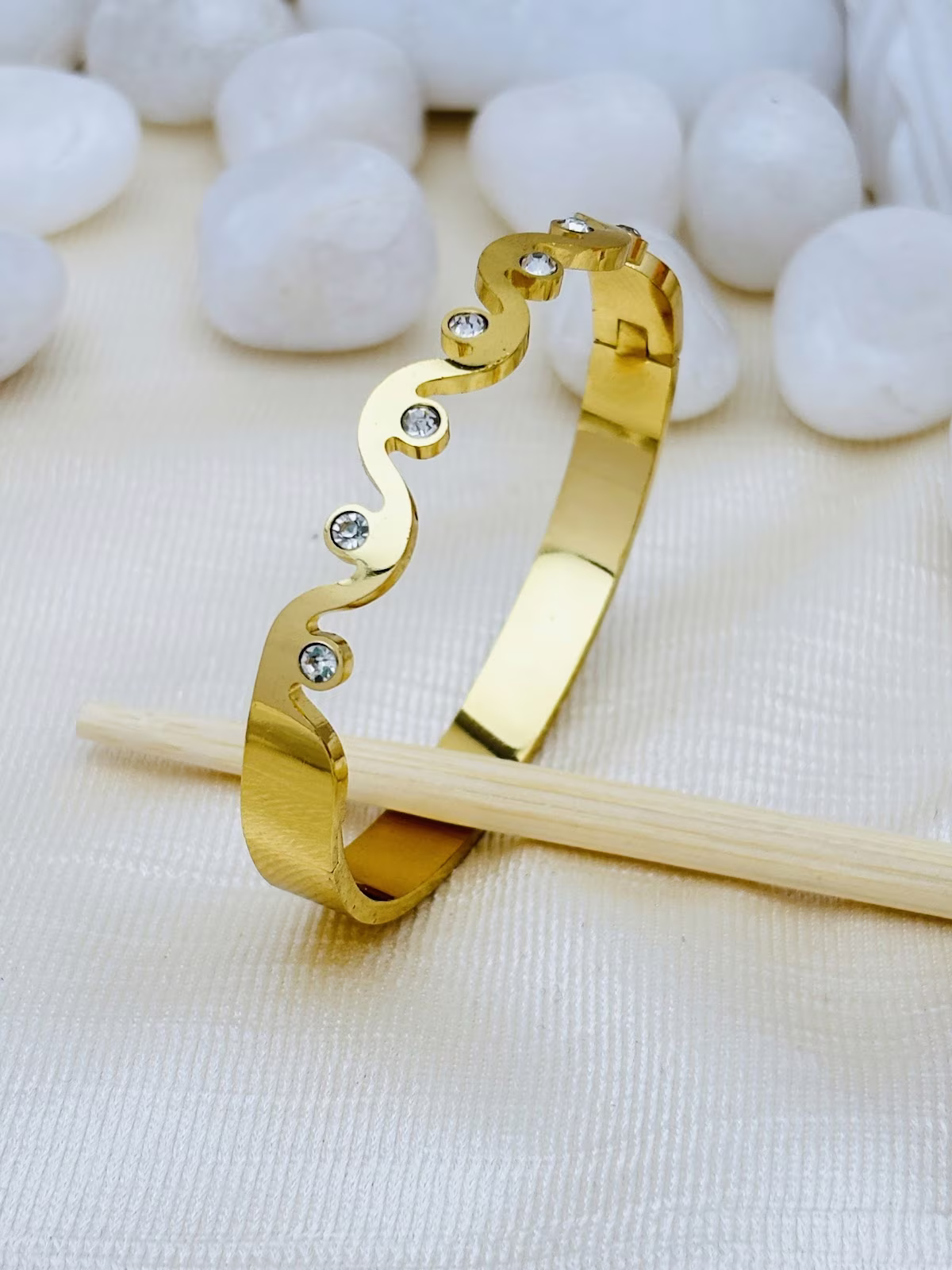 Crystal Wave Kada