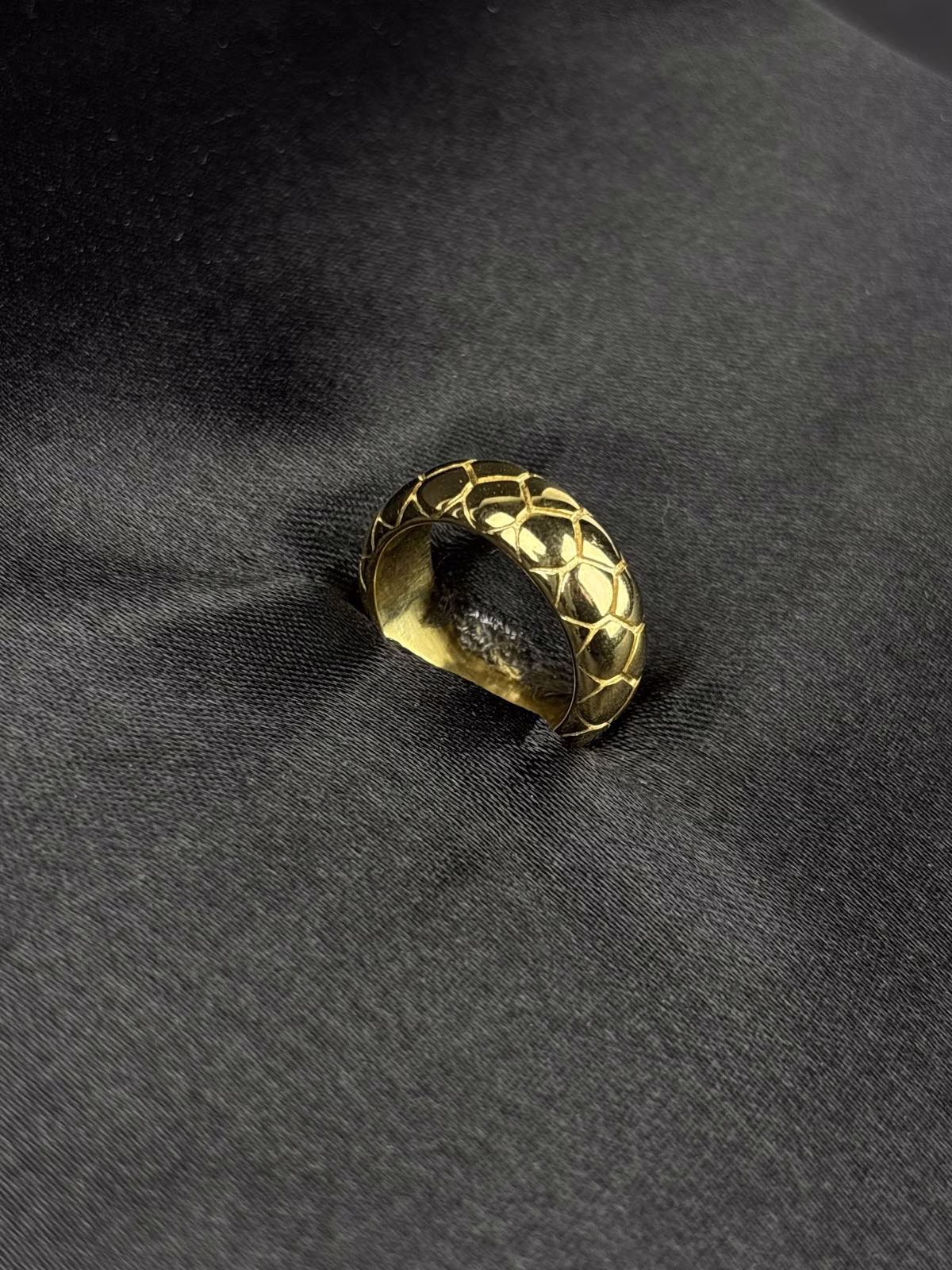 Golden Lattice Band