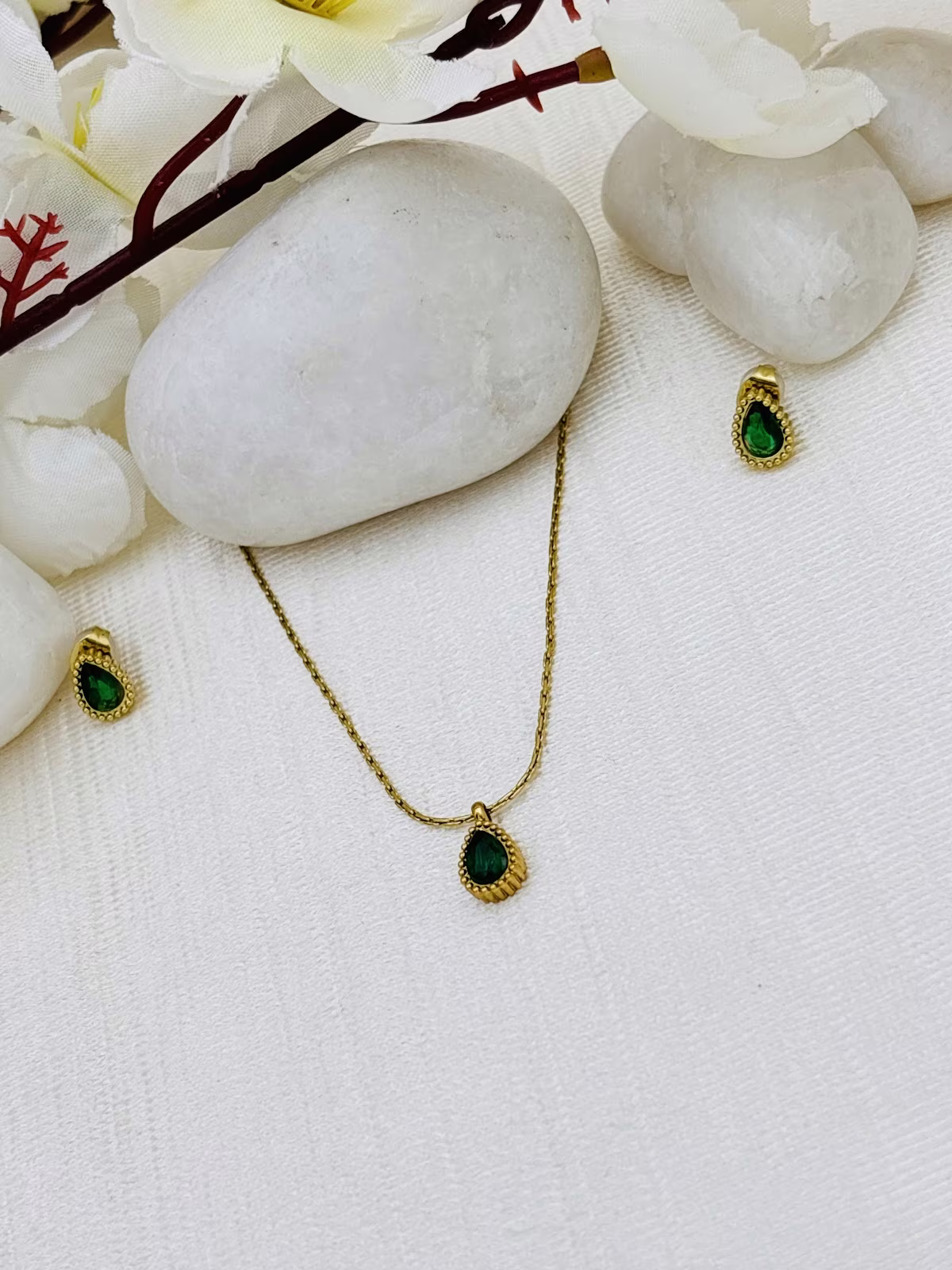 Teardrop Pendant Set – Emerald Green