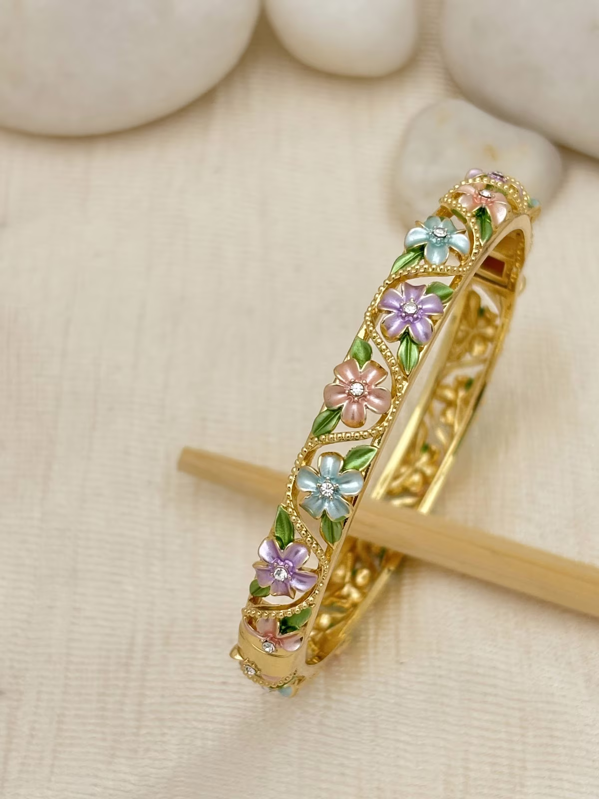 Regal Vine Bracelet – Pink