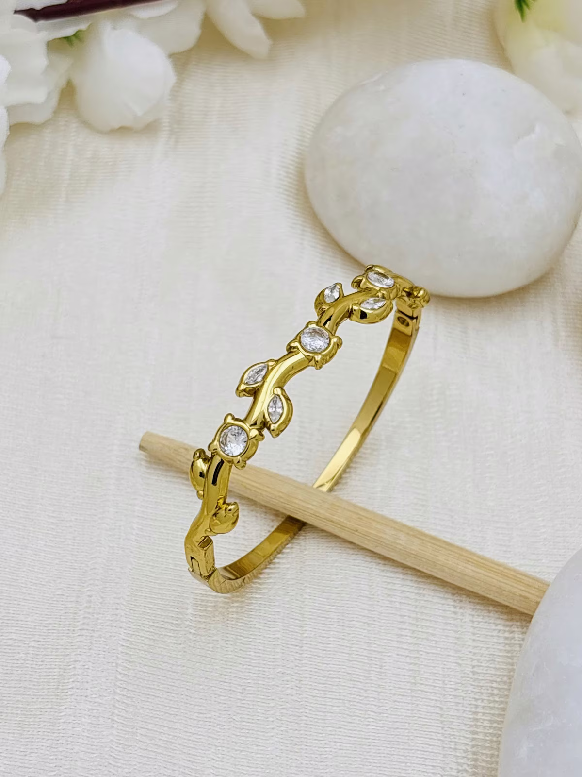 Tulip Gem Kada – White