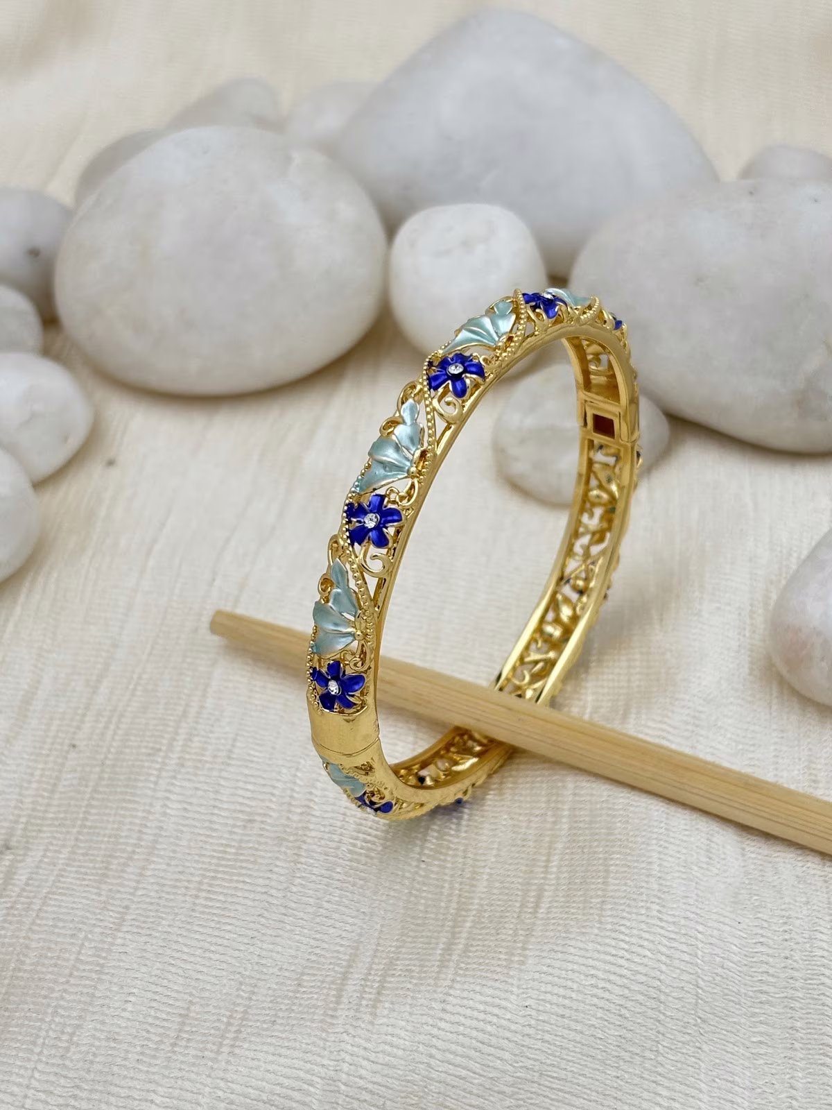 Petal Cluster Bracelet – Blue