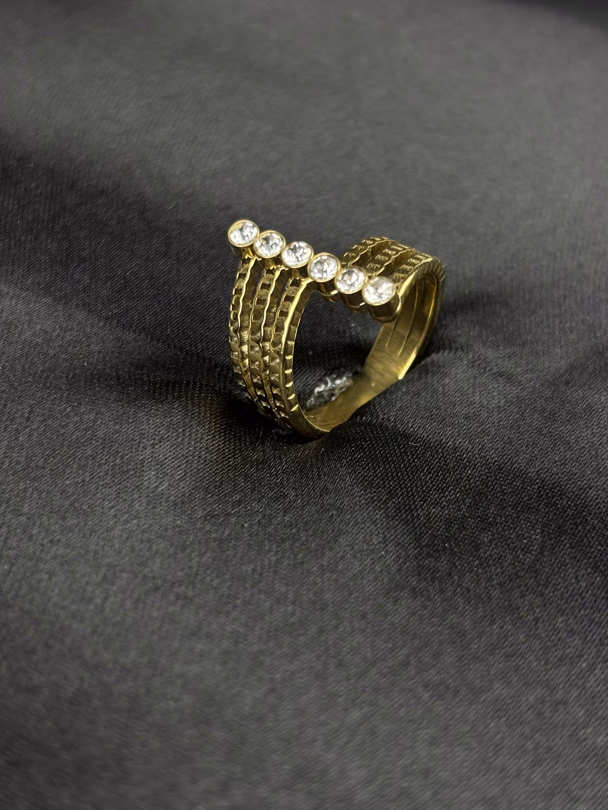 Linear Crystal Ring