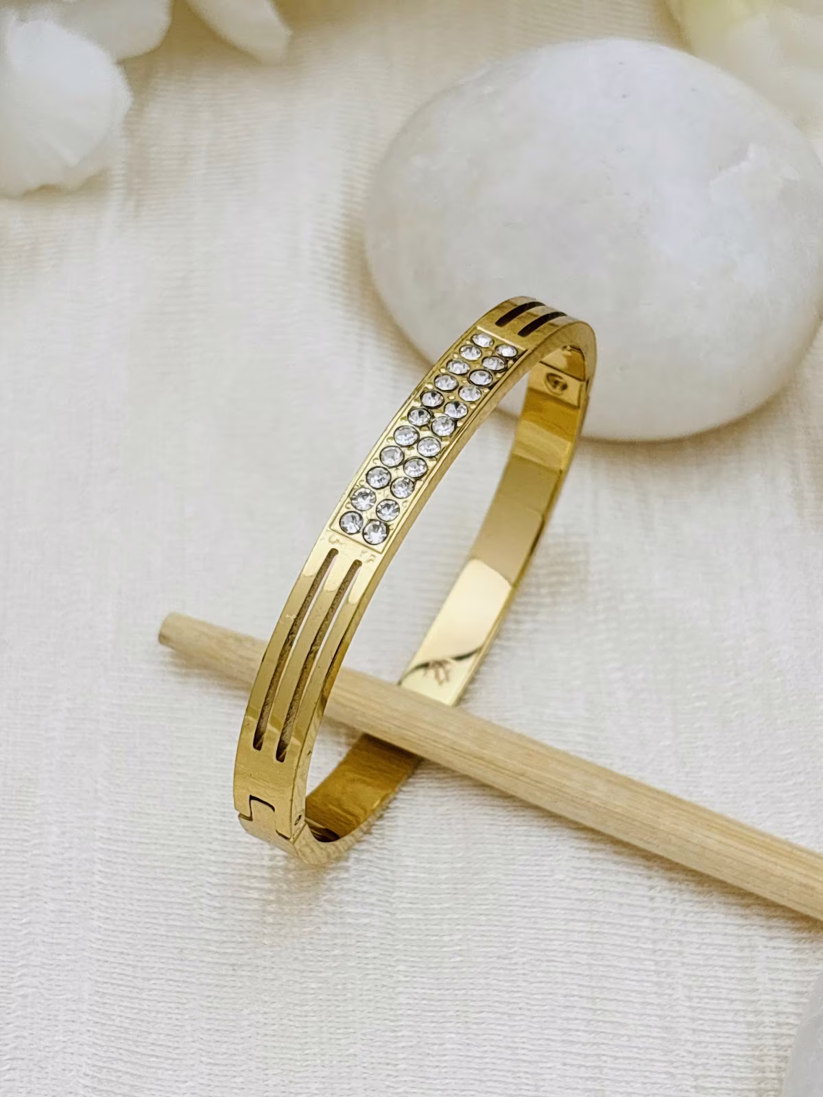 Triple Pave Kada
