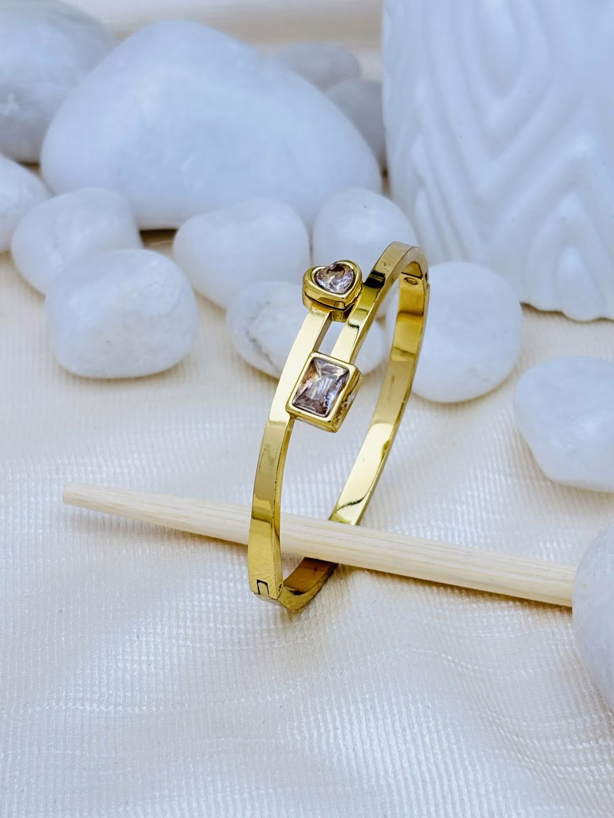 Dual Gem Kada – White
