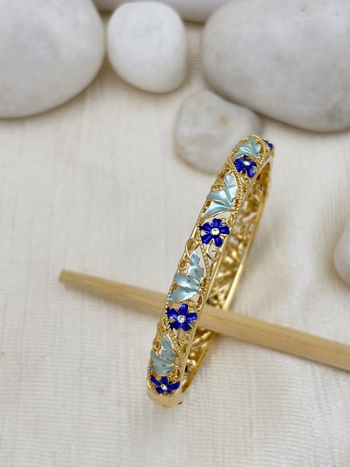 Petal Cluster Bracelet – Blue