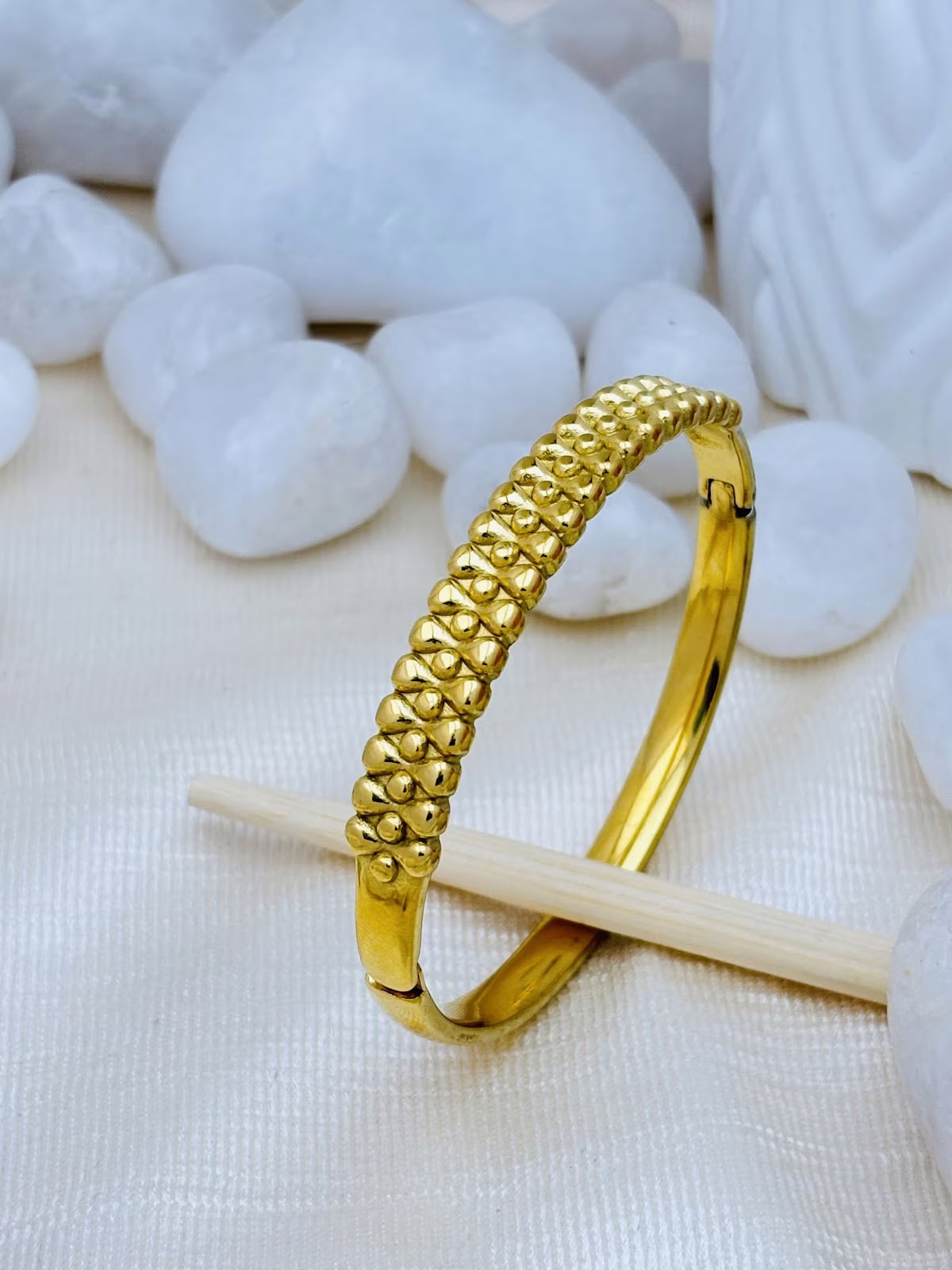 Beaded Curve Kada