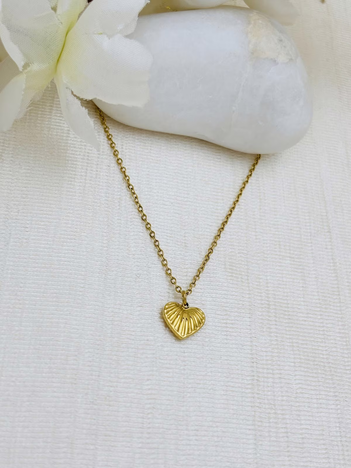 Ribbed Heart Pendant