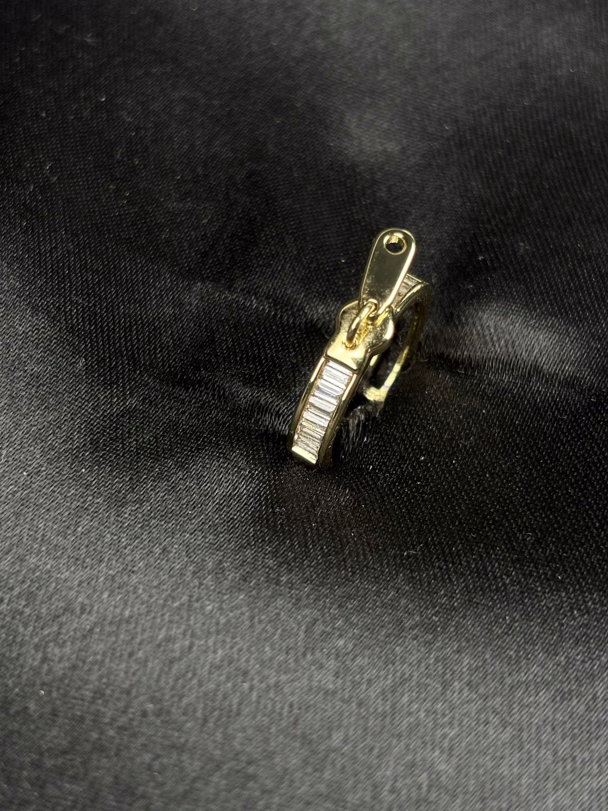 Modern Clasp Ring