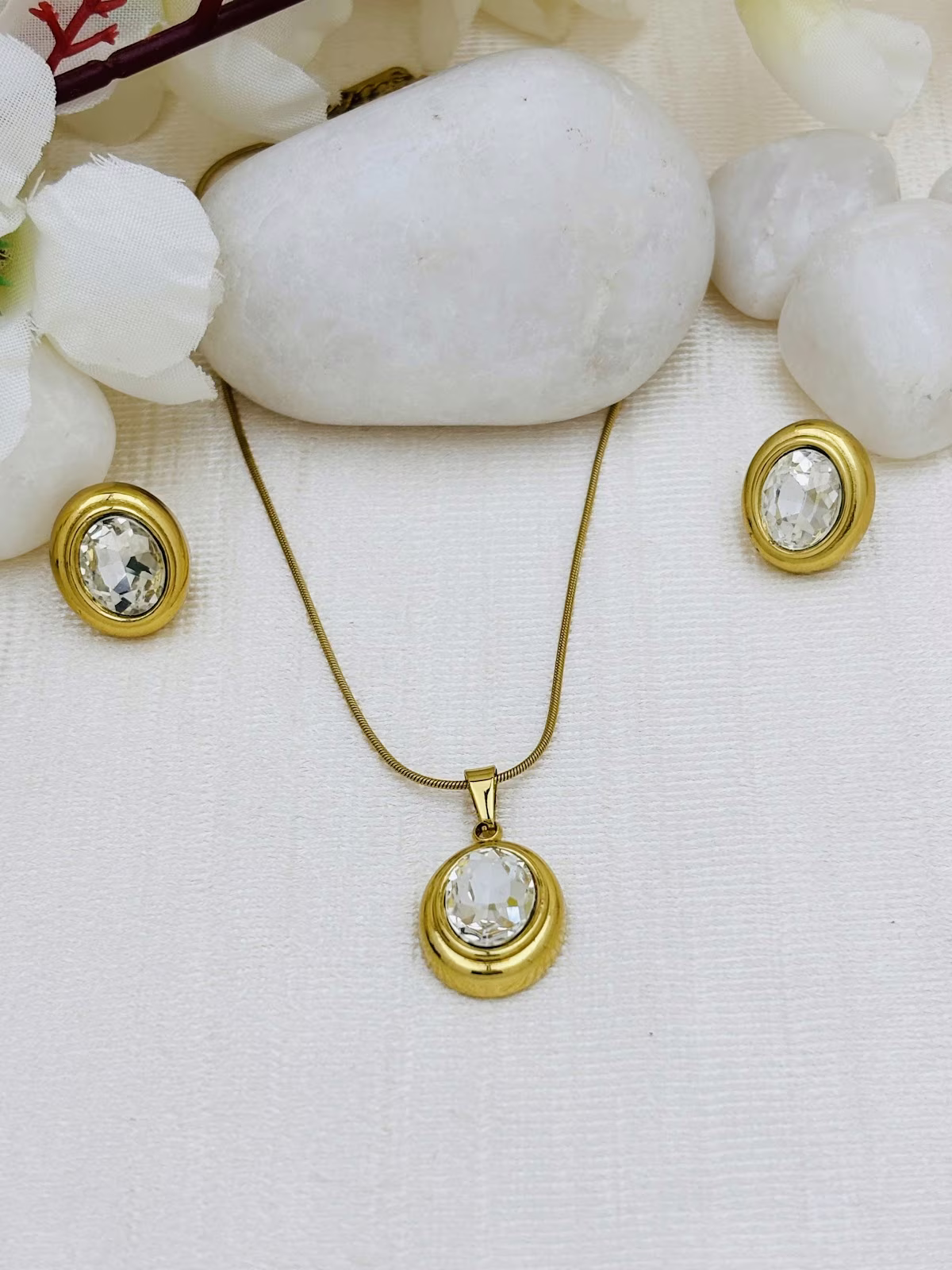 Luminous Oval Charm