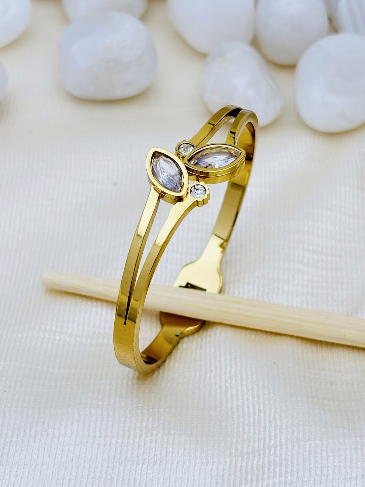 Marquise Leaf Kada – White