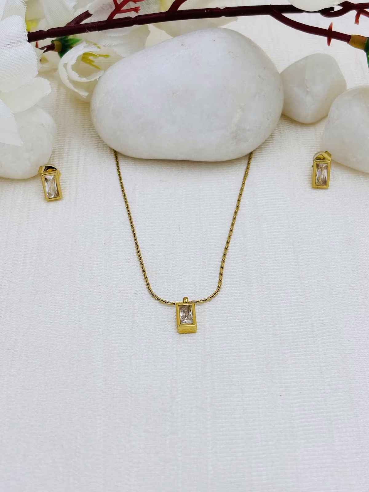 Baguette Pendant Set – White