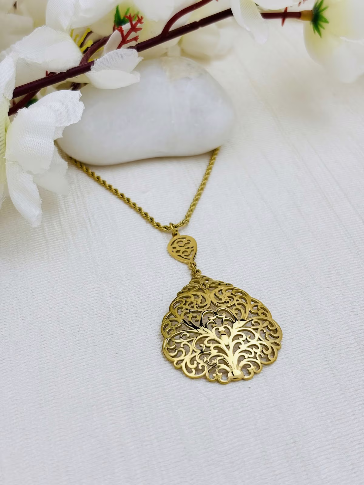 Regal Filigree Drop