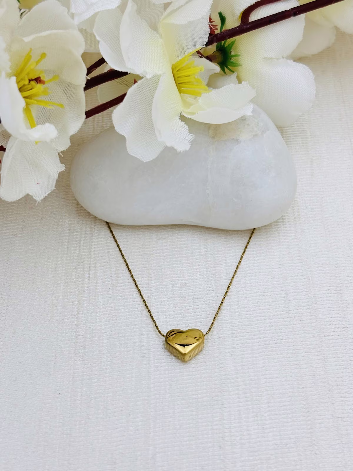 Sculpted Lip Pendant