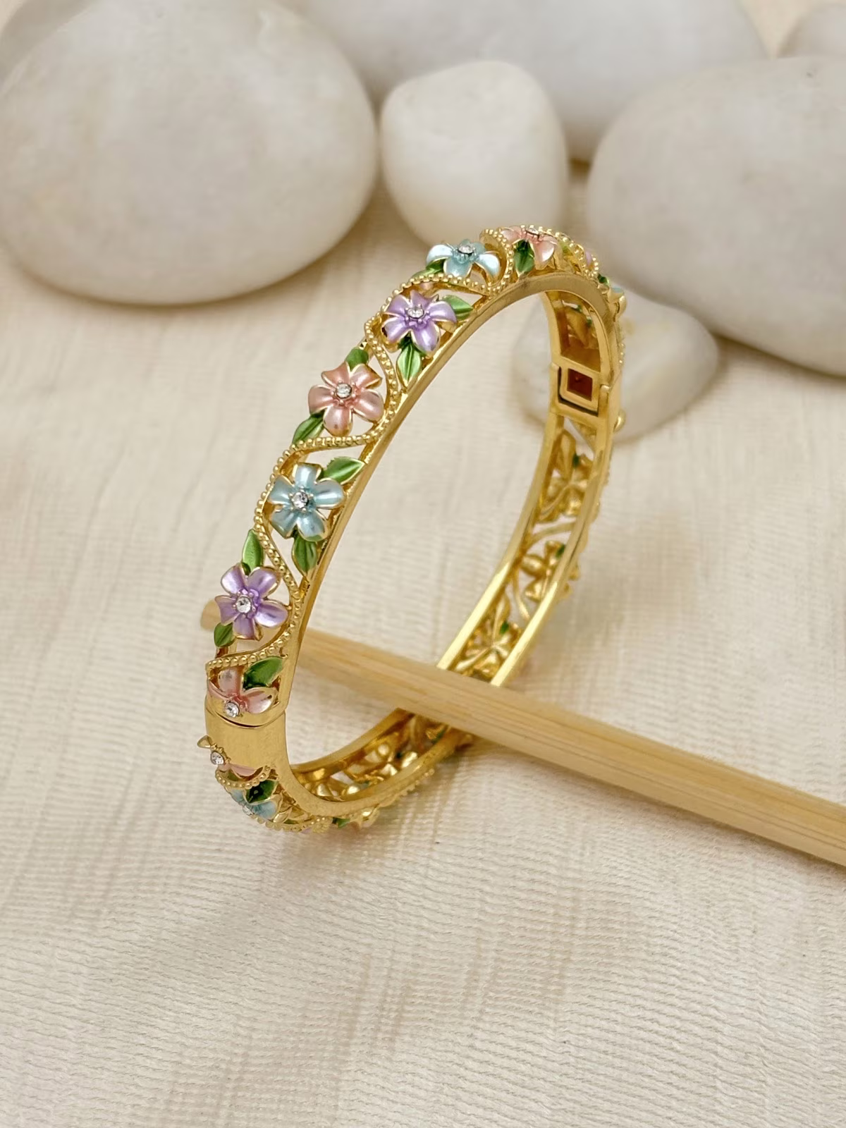 Regal Vine Bracelet – Pink
