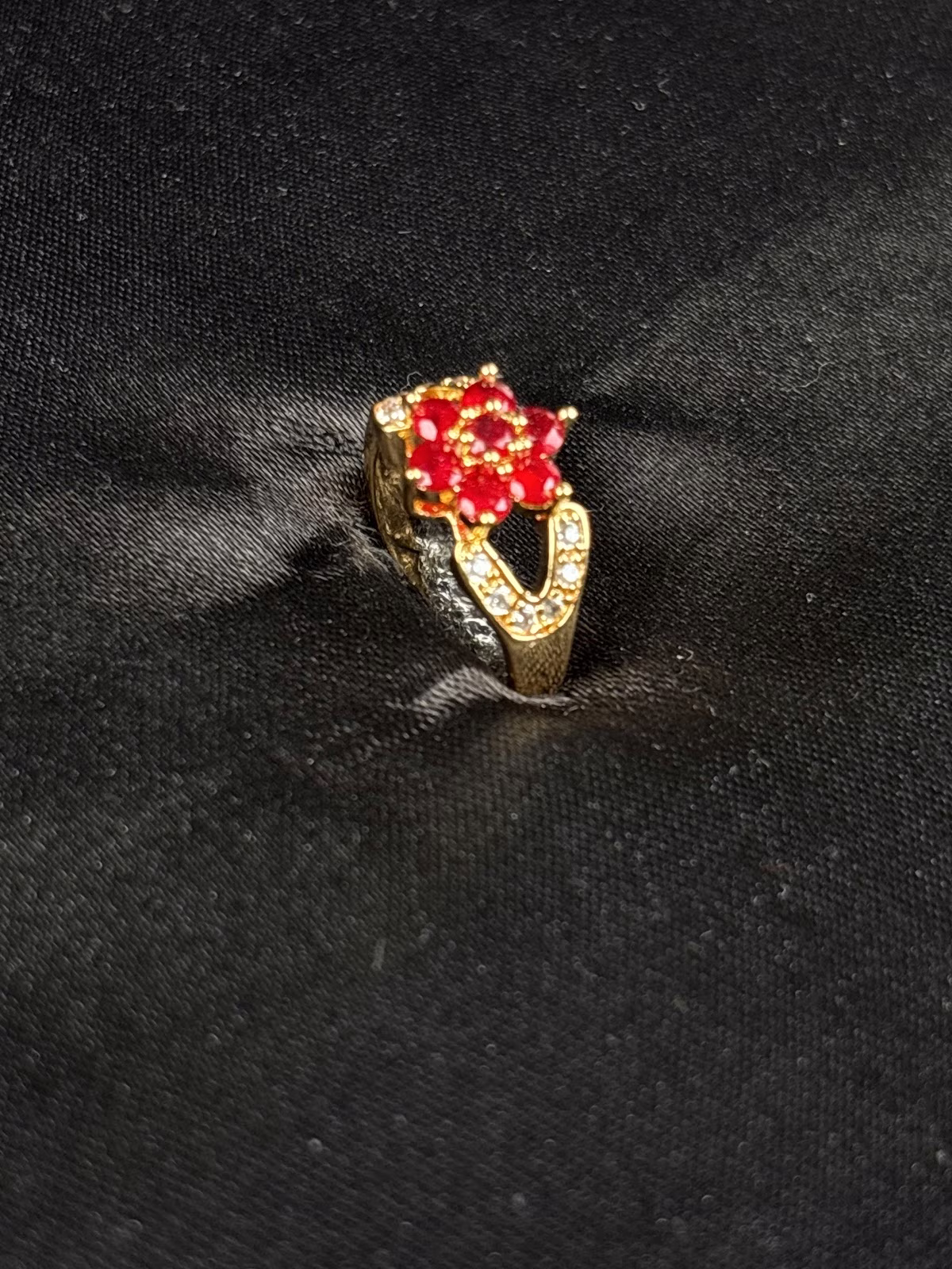 Ruby Cluster Ring